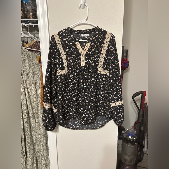Floral Print Blouse with Navy and Cream Accents - Picture 1 of 3